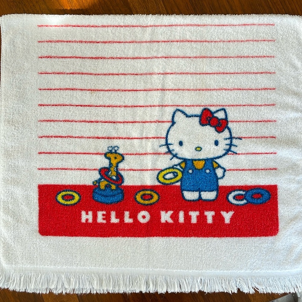 VINTAGE 80S SANRIO HELLO KITTY CHILDREN'S BATH TOWEL